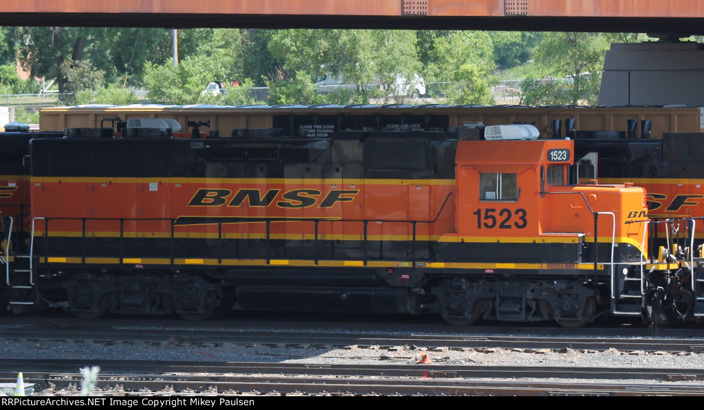 BNSF 1523